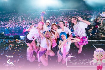 “Em Xinh Say Hi” – Bộ Merchandise Chính Hãng Cực Hot Được Sản Xuất Bởi BBN!