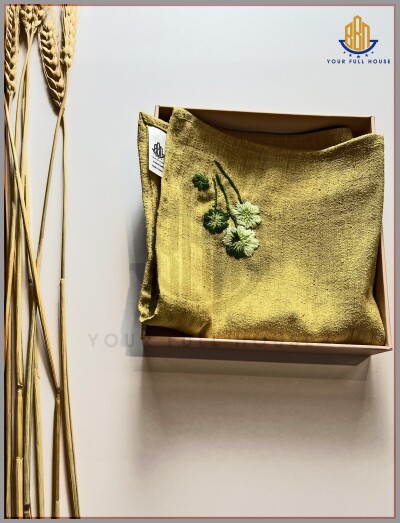 Khăn tay tơ tằm thêu tay cỏ ba lá, thương hiệu BBN Your Full House