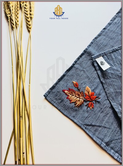 Khăn tay tơ tằm thêu tay cỏ ba lá, thương hiệu BBN Your Full House