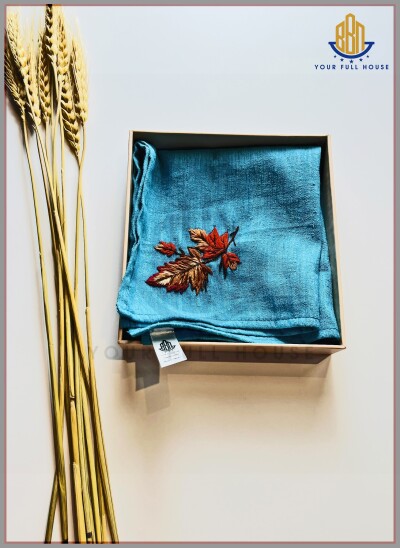 Khăn tay tơ tằm thêu tay cỏ ba lá, thương hiệu BBN Your Full House