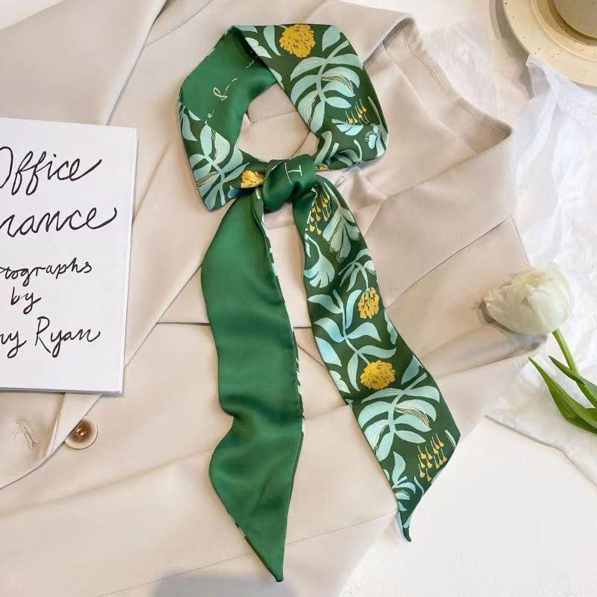 Khăn twilly họa tiết , phụ kiện thời trang nữ tinh tế, đa năng