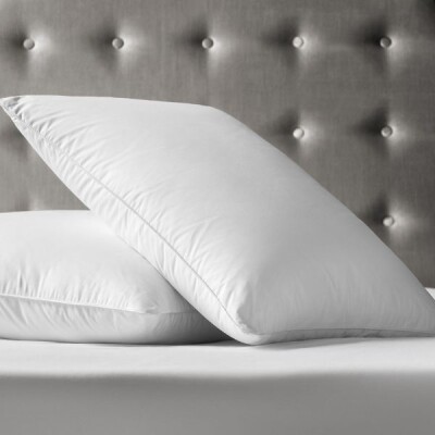 Gối lông vũ nhân tạo mềm mại, chất lượng tại BBN Your Full House